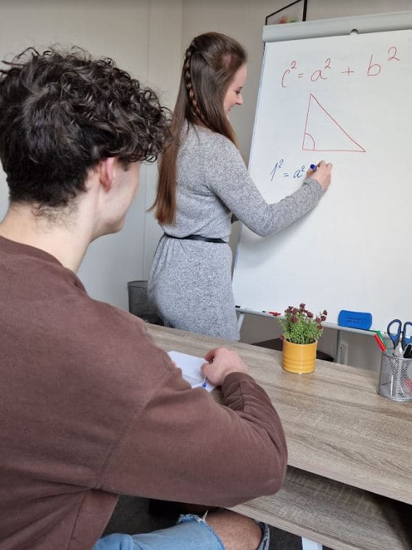 Doučování matematiky v Olomouci — online i s dojezdem, pro ZŠ, SŠ i UP