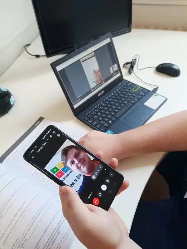 Grafický tablet na doučování — průvodce pro rodiče (jak vybrat, kolik stojí)