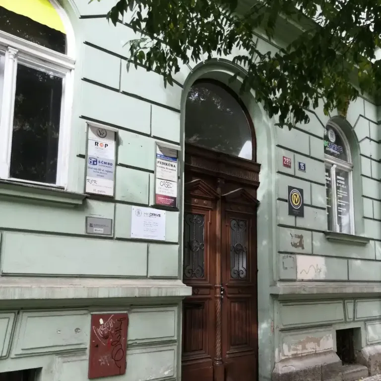 Fotografie učebny doučování Hradec Králové — Doučsematiku.cz